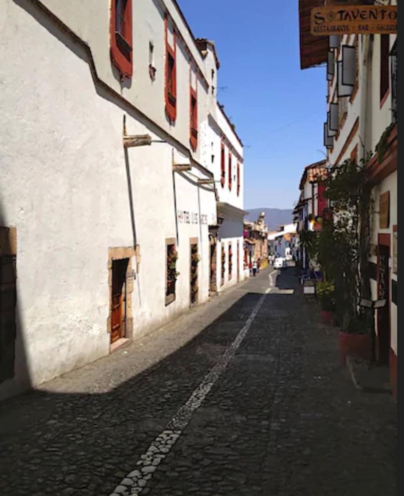 Hotel Los Arcos Taxco de Alarcon Exterior photo
