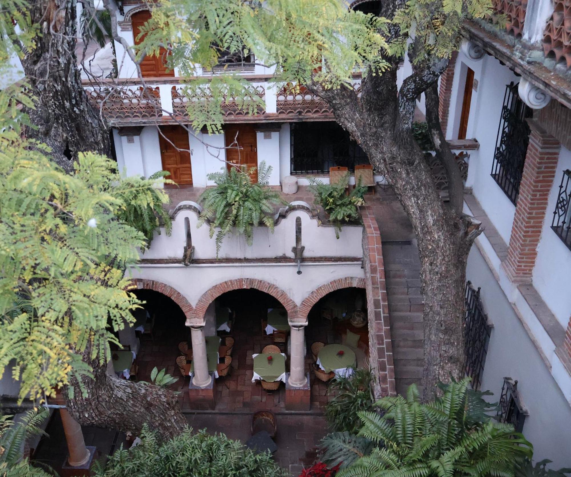Hotel Los Arcos Taxco de Alarcon Exterior photo